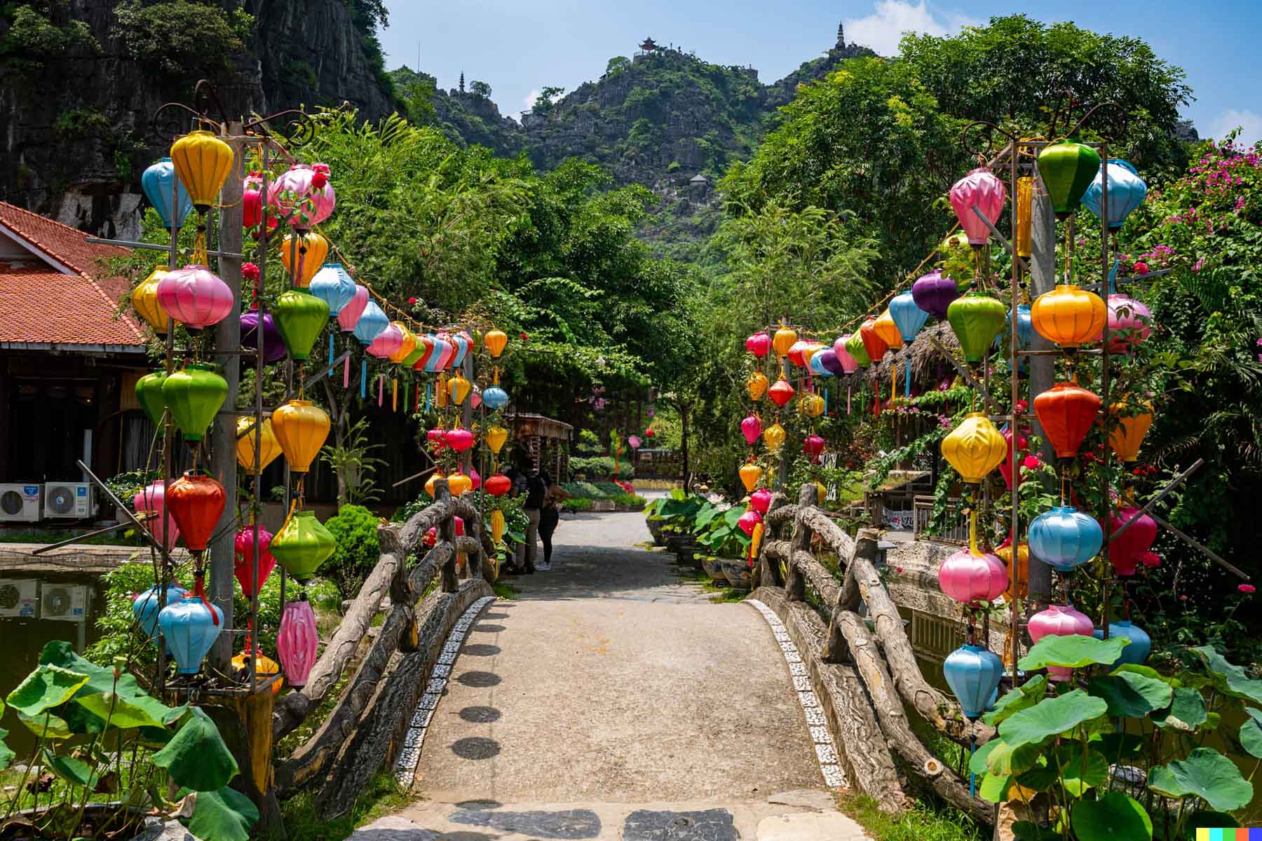 /fm/Files//Pictures/Ido Uploads(1)/Asia/Vietnam/Ninh Binh/Ninh Binh - Mua Cave Park Walkway.jpg